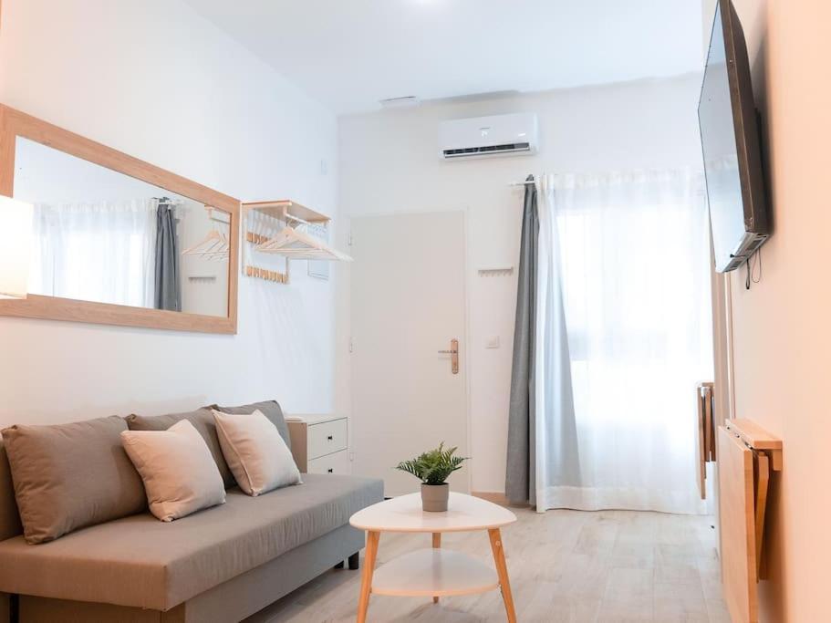 סביליה Acogedor Estudio En Triana Con Jacuzzi Y Wifi מראה חיצוני תמונה