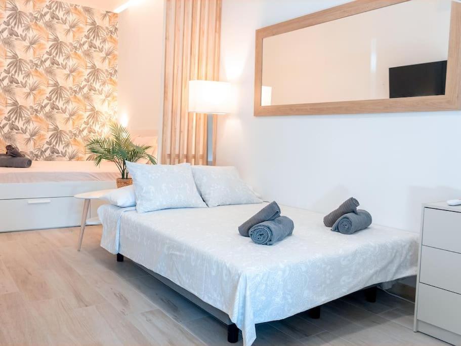 סביליה Acogedor Estudio En Triana Con Jacuzzi Y Wifi מראה חיצוני תמונה